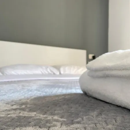 Plis Myslym Shyri Apartament Tirana