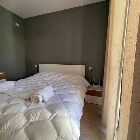 Plis Myslym Shyri Apartament Tirana
