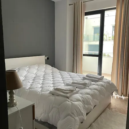 Apartament Plis Myslym Shyri
