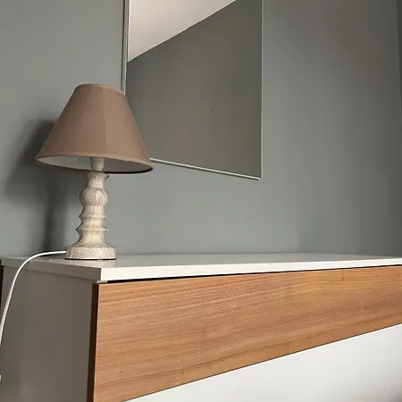 Plis Myslym Shyri Apartment