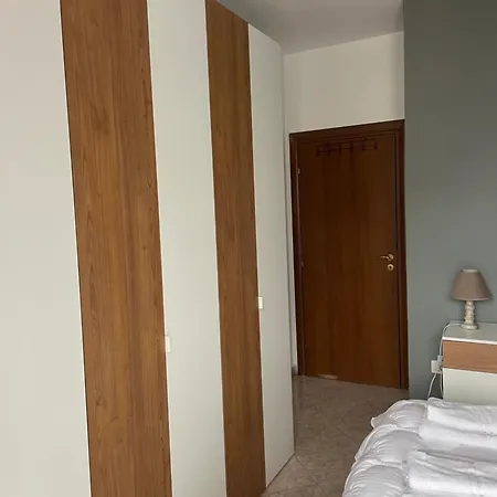 Apartament Plis Myslym Shyri *